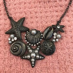 NWT Sea scene necklace